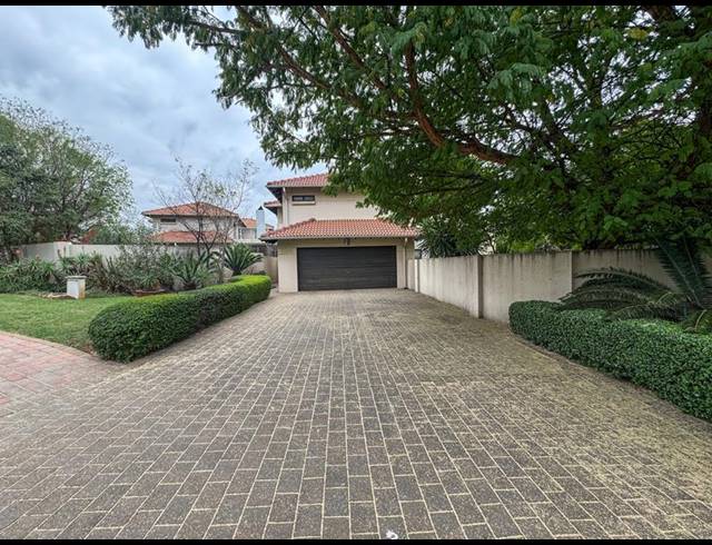 3 BEDROOM CLUSTER FOR SALE IN MIDSTREAM ESTATE